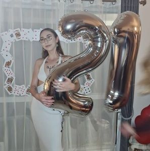 Meet your Posher, Maya